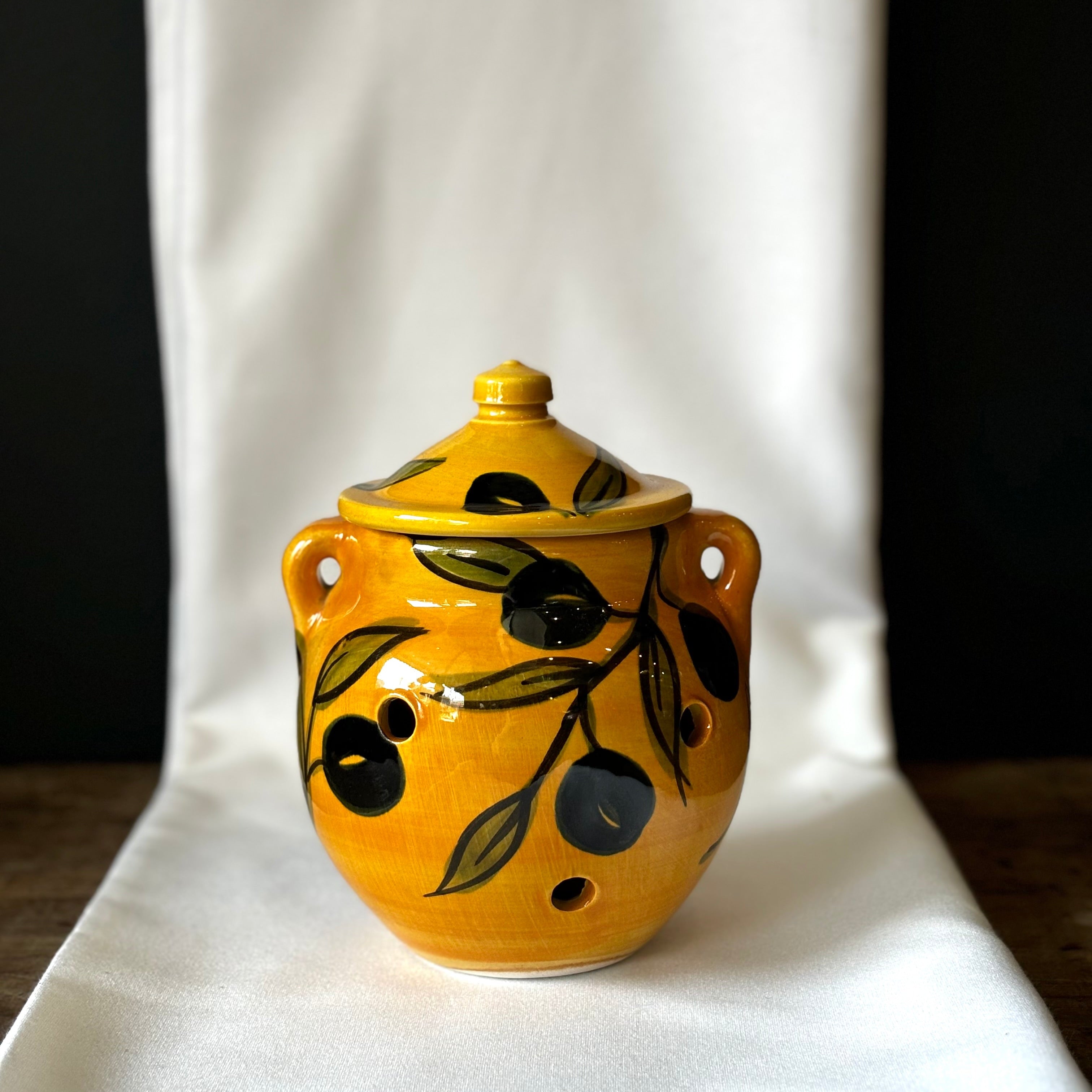 Olives Garlic Pot