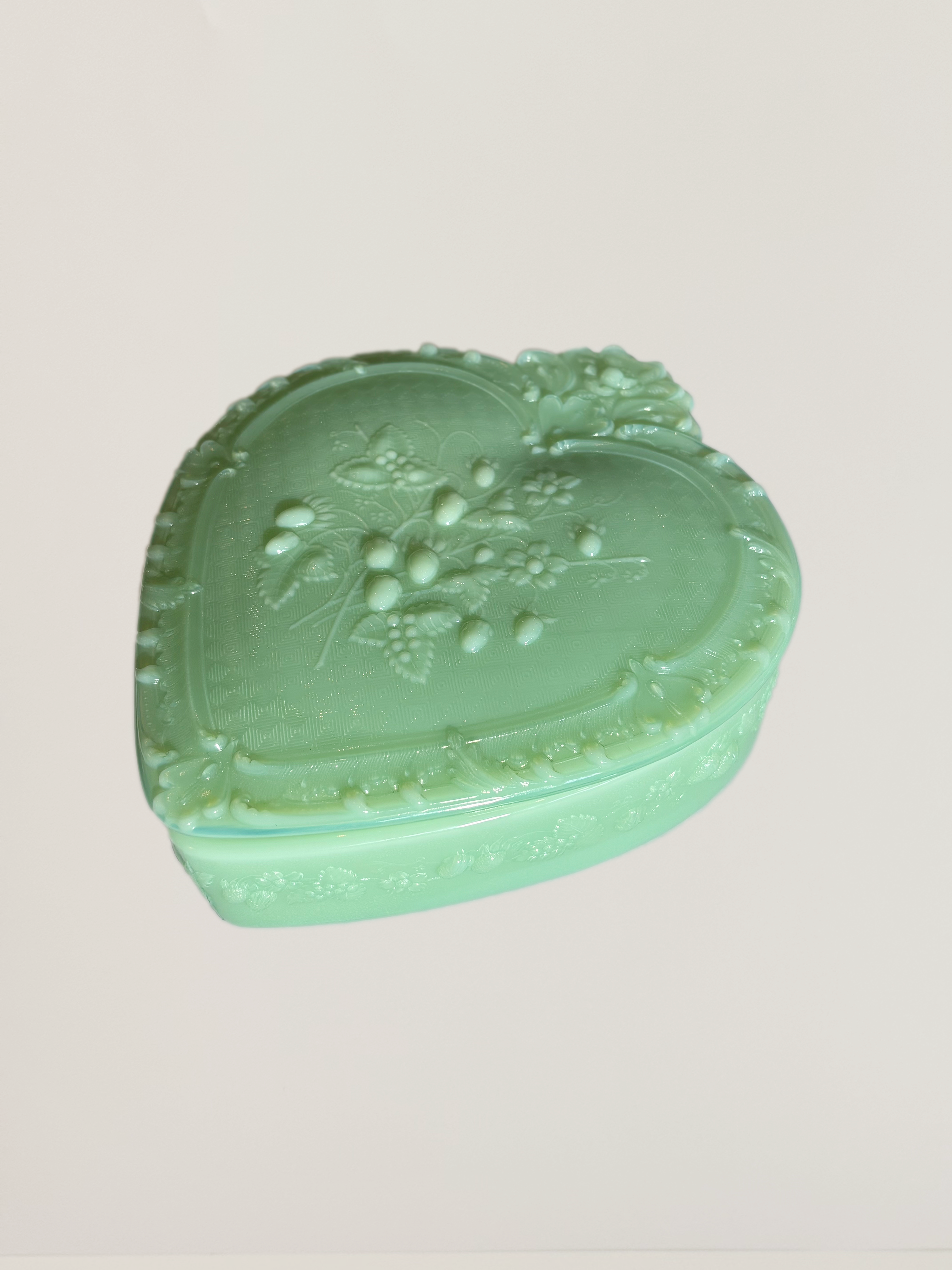 Strawberry Heart Box - Jadeite